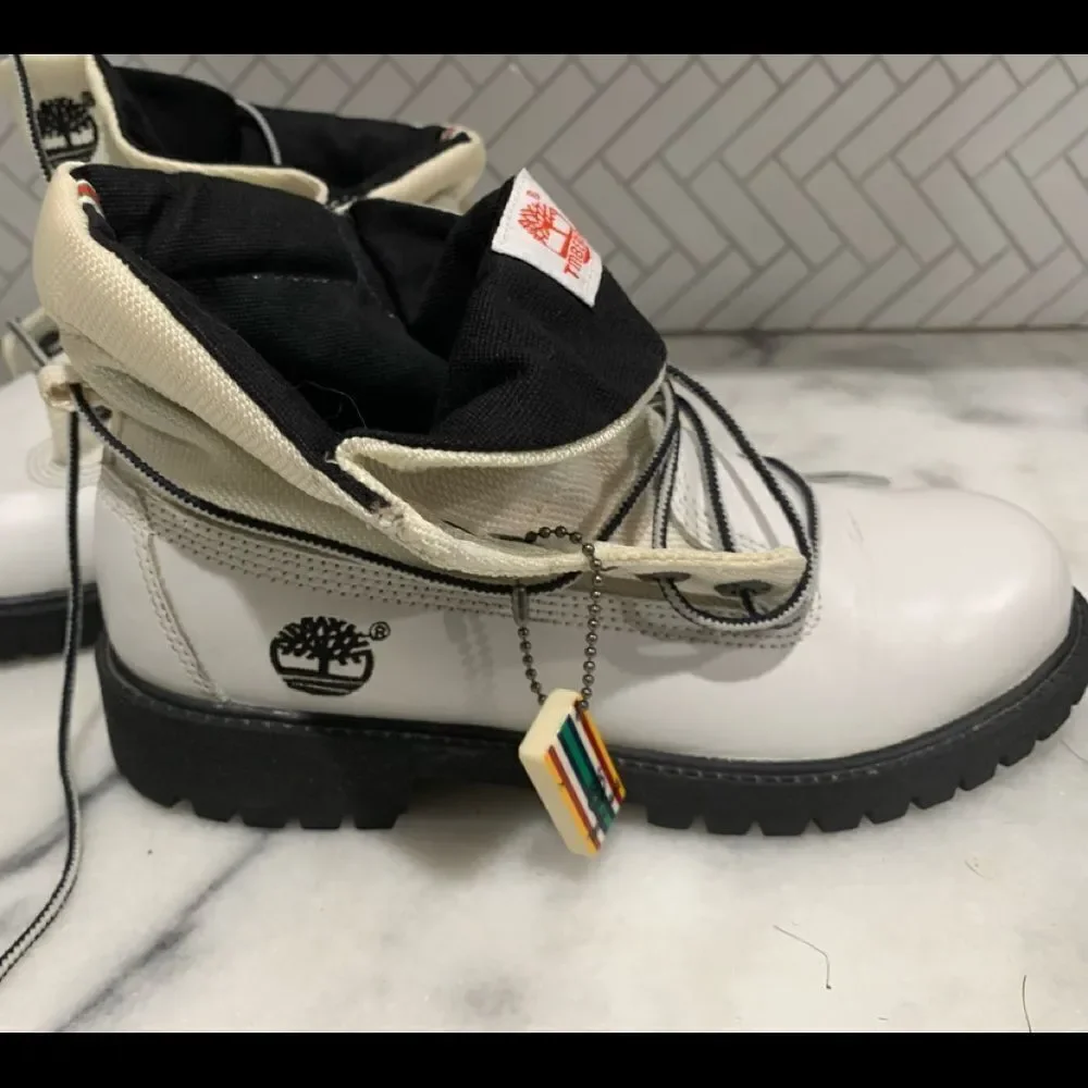 Timberland leather white boots rollout top sz 5. Beautiful condition - Picture 7 of 9